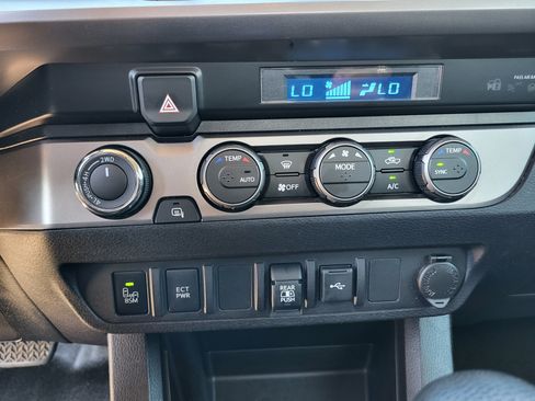 Certified 2021 Toyota Tacoma SR5 w/ Technology Package AWD/4WD image 18