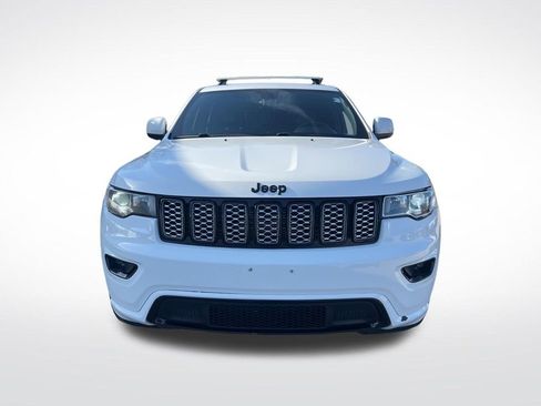 Used 2018 Jeep Grand Cherokee Altitude AWD/4WD image 2