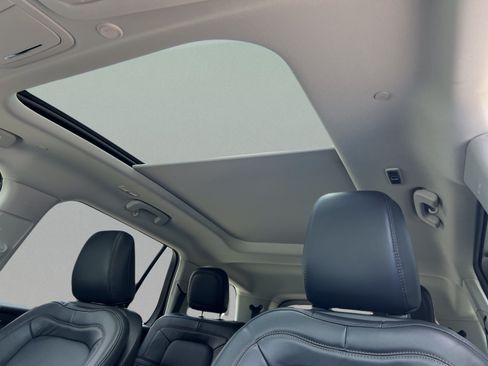 New 2025 Lincoln Aviator Reserve w/ Illumination Package RWD image 24