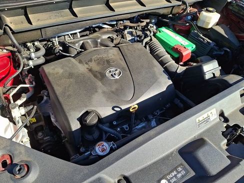 Used 2021 Toyota Highlander Platinum FWD image 28