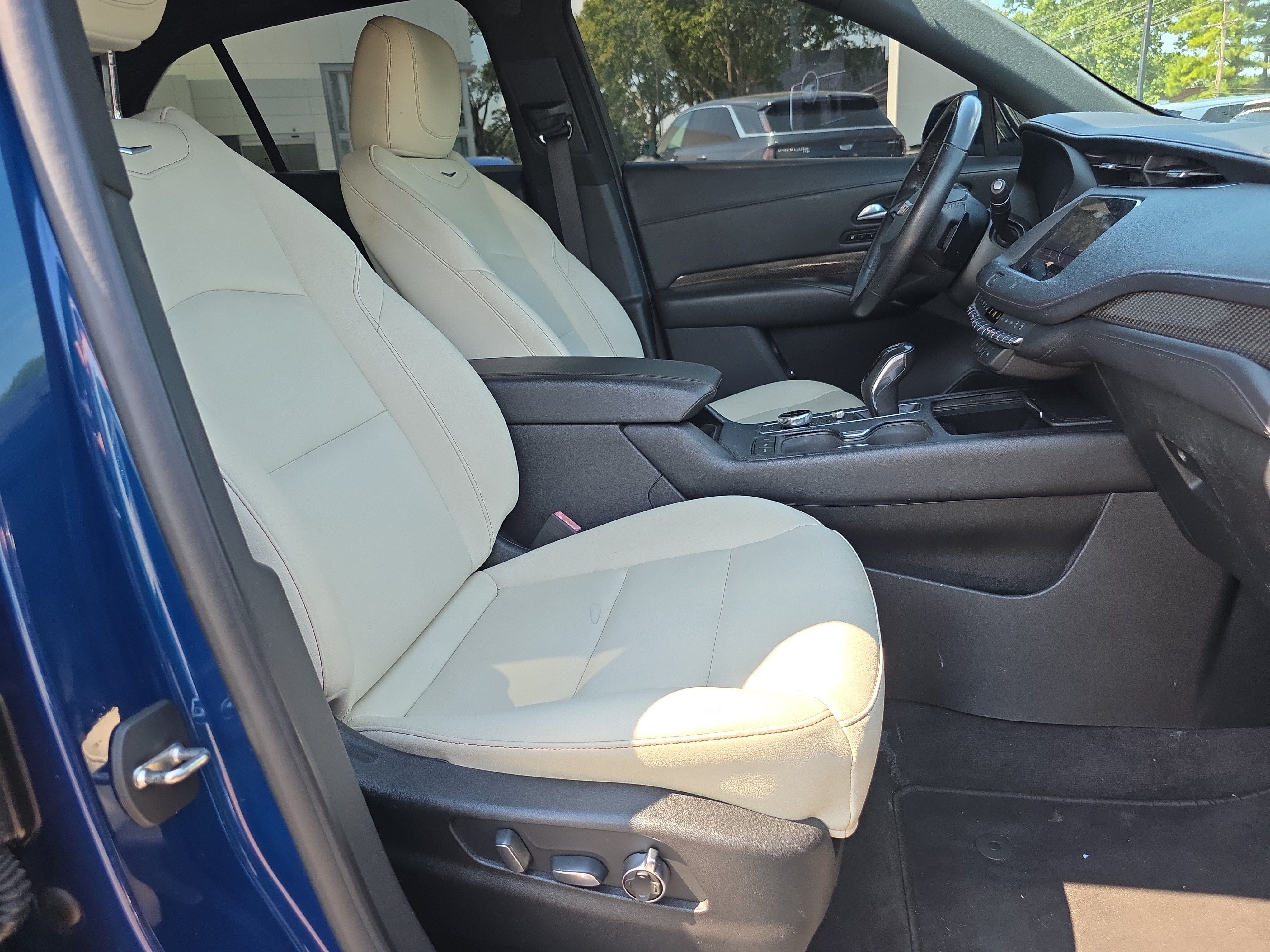 Used 2019 Cadillac XT4 Sport w/ Driver Awareness Package FWD image 15