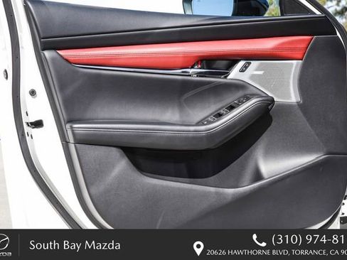 New 2026 MAZDA MAZDA3 Hatchback w/Premium Plus Pkg image 24