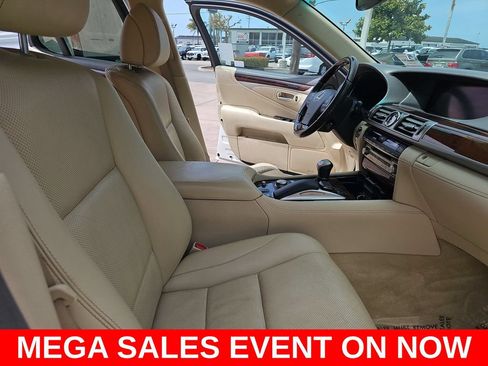 Used 2016 Lexus LS 460 w/ Comfort Package RWD image 10