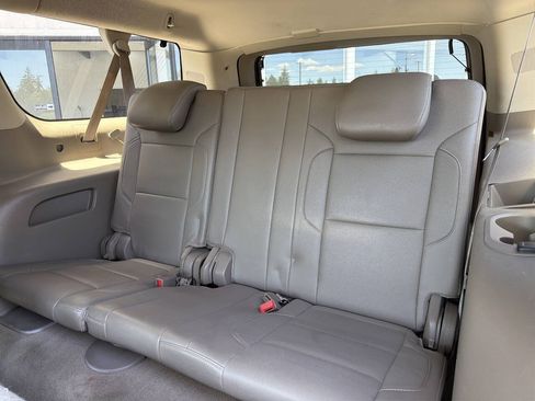 Used 2015 GMC Yukon XL SLT w/ Open Road Package AWD/4WD image 29