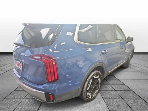 Used 2025 Kia Telluride S FWD image 5
