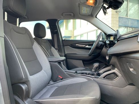 Used 2025 Chevrolet TrailBlazer LT image 34