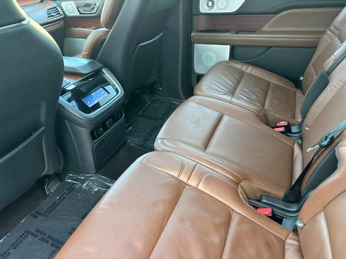 Used 2023 Lincoln Navigator L Reserve AWD/4WD image 14