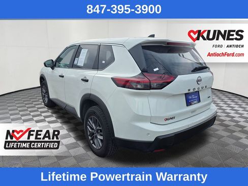 Used 2024 Nissan Rogue S image 5