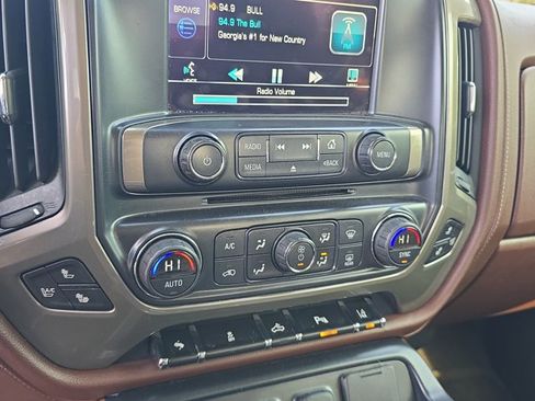 Used 2014 Chevrolet Silverado 1500 High Country w/ High Country Premium Package image 13