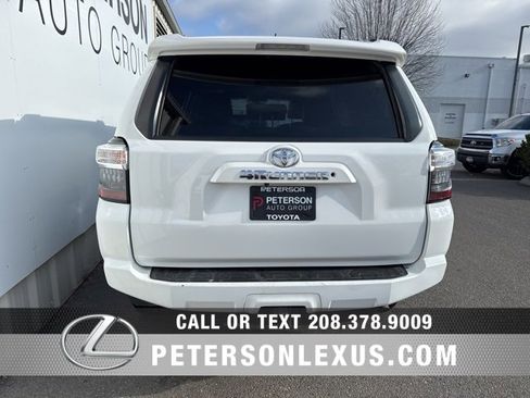 Used 2016 Toyota 4Runner SR5 Premium image 4
