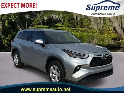 Used 2023 Toyota Highlander LE