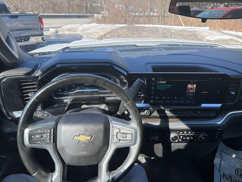 Used 2023 Chevrolet Silverado 1500 LT image 21