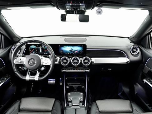 Used 2022 Mercedes-Benz GLB 35 AMG 4MATIC image 19