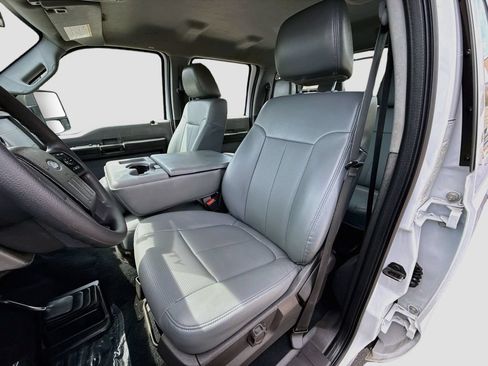 Used 2016 Ford F550 4x4 Crew Cab Super Duty image 15