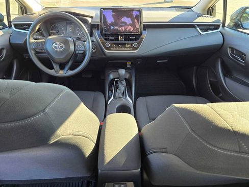 Used 2025 Toyota Corolla LE image 19