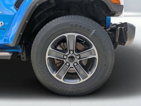 Used 2023 Jeep Wrangler Unlimited Sahara w/ LED Lighting Group AWD/4WD image 10
