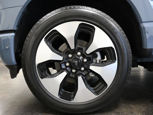 Used 2023 Ford F150 Lightning Platinum AWD/4WD image 18