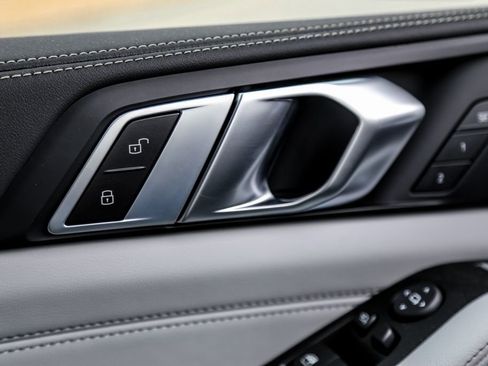 New 2026 BMW X5 xDrive40i w/ M Sport Package image 18