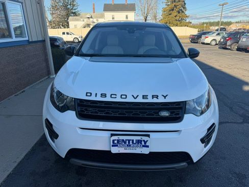Used 2019 Land Rover Discovery Sport SE image 2