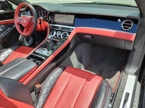 Used 2022 Bentley Continental GT AWD/4WD image 29