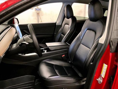 Used 2020 Tesla Model Y Long Range image 24