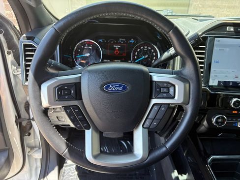 Used 2022 Ford F250 Lariat w/ Black Appearance Package AWD/4WD image 15