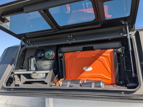 Used 2024 GMC Canyon AT4X w/ AT4X AEV Edition image 3