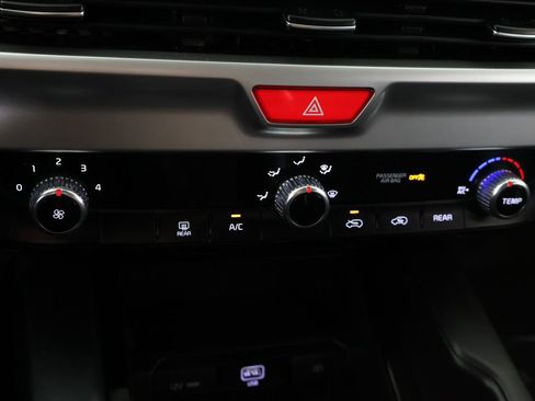Used 2020 Kia Telluride LX FWD image 45