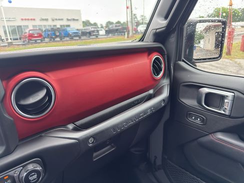 Used 2019 Jeep Wrangler Unlimited Rubicon AWD/4WD image 11
