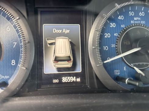 Used 2018 Toyota Sienna XLE Premium image 4