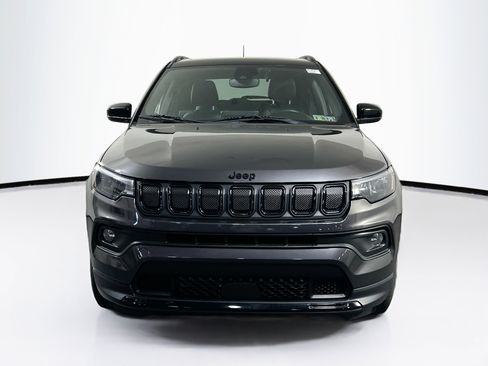 Used 2022 Jeep Compass Altitude w/ Sun and Sound Group image 2