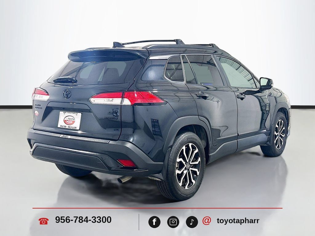 Used 2024 Toyota Corolla Cross AWD Hybrid w/ Moonroof Package image 4