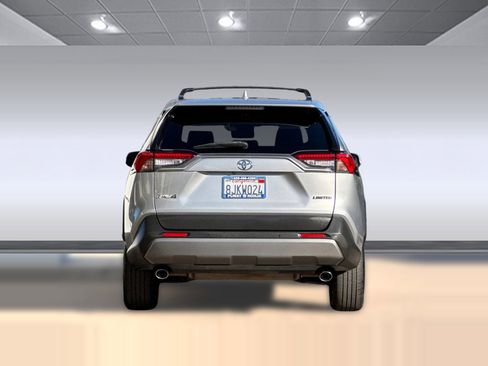 Used 2019 Toyota RAV4 Limited w/ Carpet Mat Package image 9