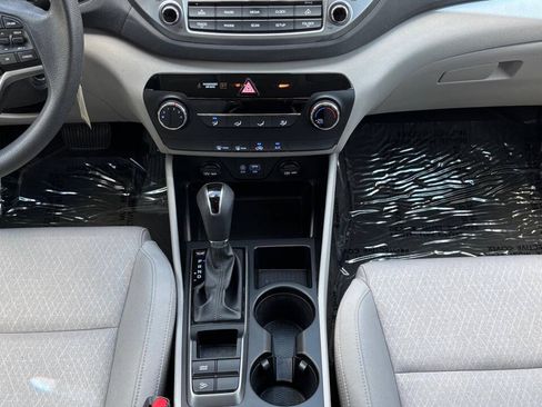 Used 2017 Hyundai Tucson SE w/ SE Popular Package 02 FWD image 25
