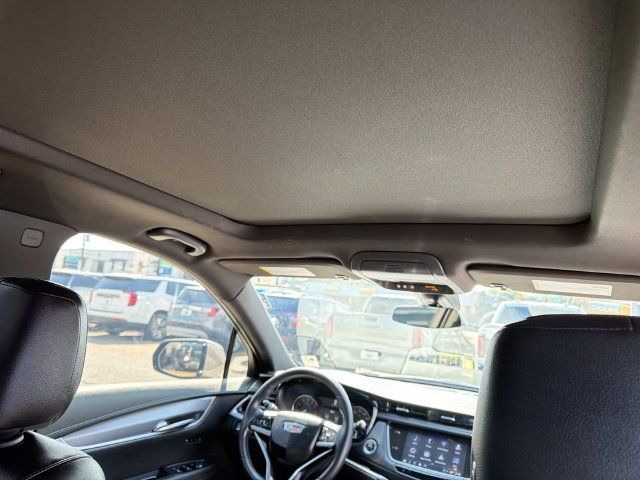 Used 2023 Cadillac XT6 Luxury w/ LPO, Floor Liner Package FWD image 13