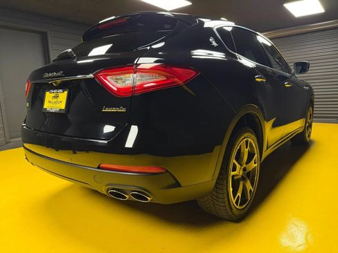 Used 2018 Maserati Levante AWD/4WD image 6