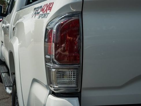 Used 2022 Toyota Tacoma TRD Sport w/ Technology Package AWD/4WD image 7