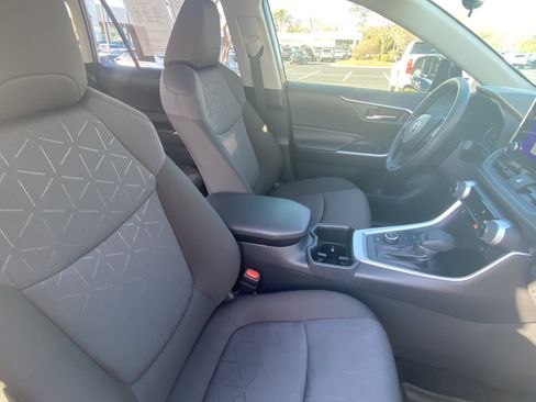 Certified 2025 Toyota RAV4 XLE w/ Convenience Package image 13