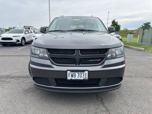 Used 2018 Dodge Journey SE w/ Blacktop Package FWD image 2