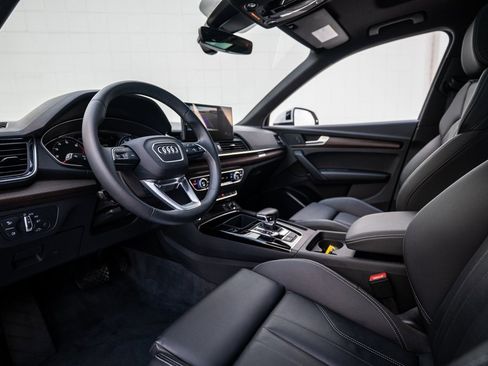 Used 2023 Audi Q5 2.0T Premium w/ Convenience Package image 14