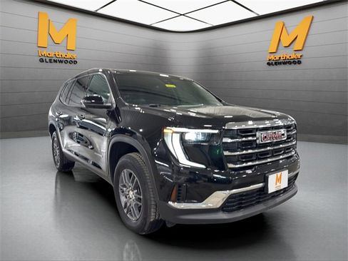 Used 2025 GMC Acadia Elevation image 2