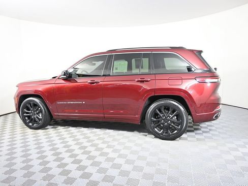 Used 2022 Jeep Grand Cherokee Overland AWD/4WD image 3
