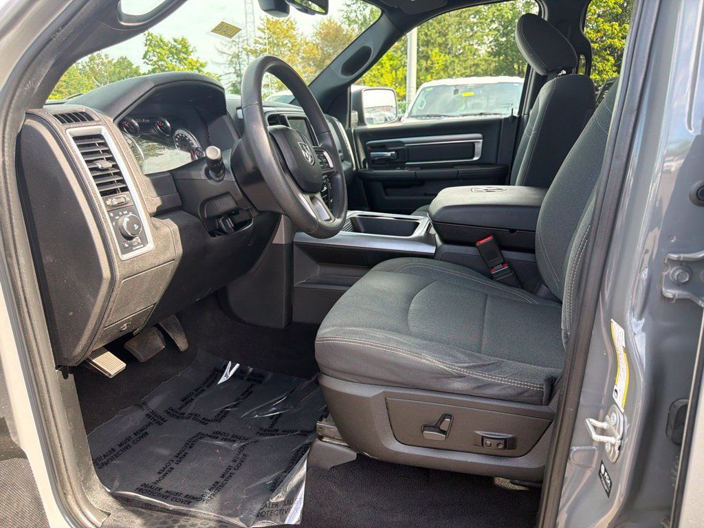 Used 2022 RAM 1500 Warlock w/ Ceramic Gray Warlock Package AWD/4WD image 12