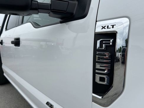 Used 2019 Ford F250 XLT w/ FX4 Off-Road Package AWD/4WD image 13