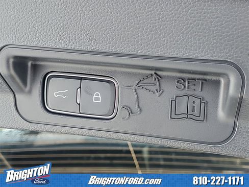 Used 2023 Ford Explorer XLT w/ Equipment Group 202A image 9