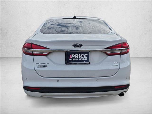 Used 2018 Ford Fusion SE w/ Fusion SE Technology Package FWD image 6