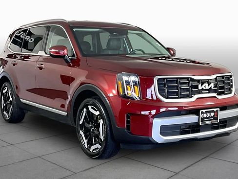 Used 2024 Kia Telluride S FWD image 2