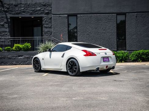 Used 2013 Nissan 370Z Coupe RWD image 39
