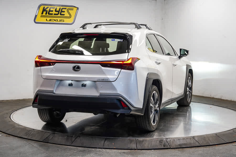 Used 2024 Lexus UX 250h FWD image 4