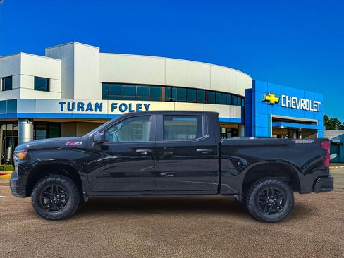 New 2026 Chevrolet Silverado 1500 Custom Trail Boss AWD/4WD image 2